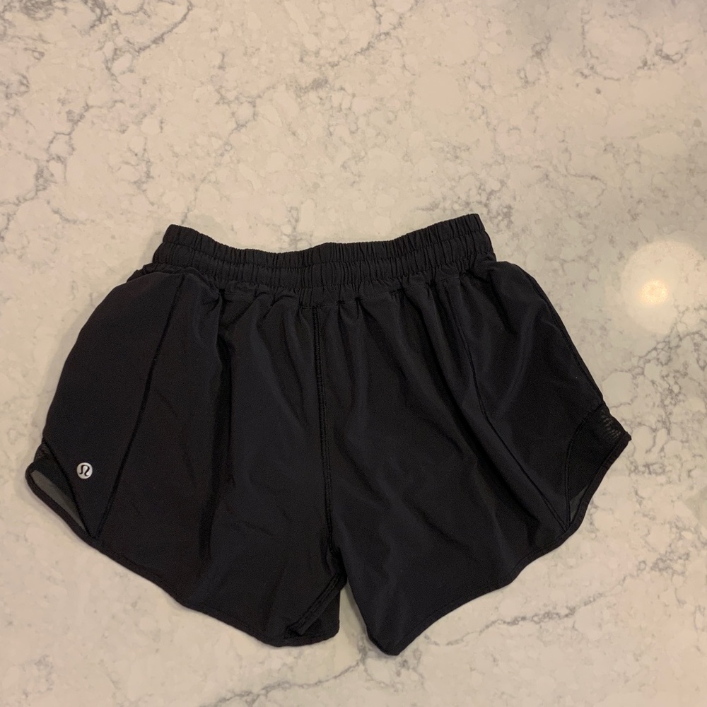 LULULEMON BLACK SHORTS SIZE 6 TALL